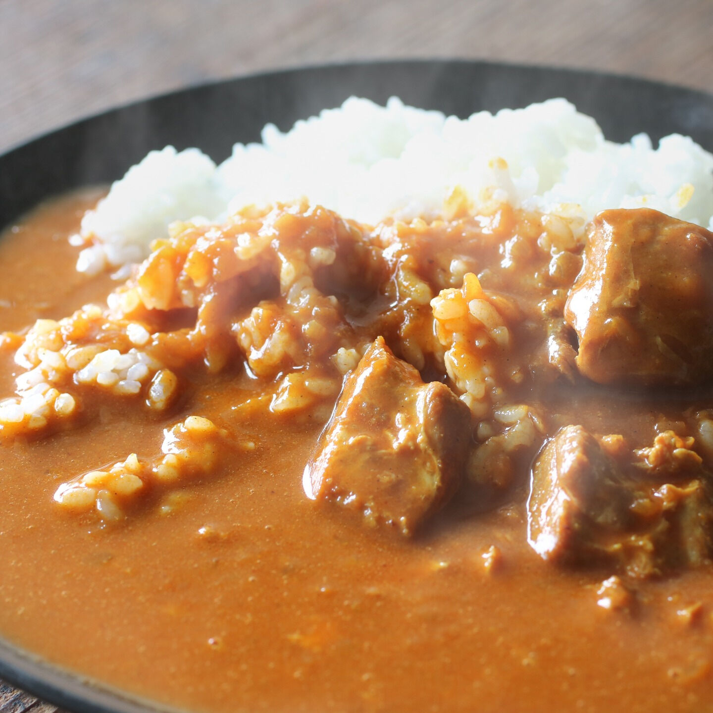 ポリリンホワイトニングは、日々の飲食により歯の色が気になる方