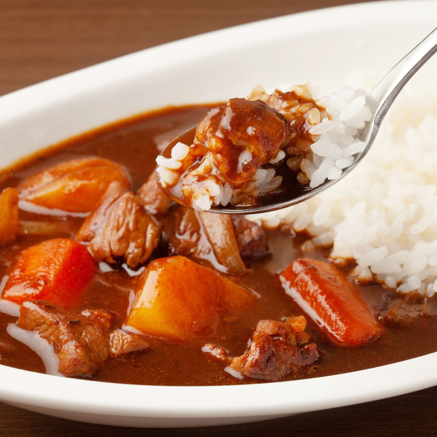 ポリリンホワイトニングは、日常的に摂取される飲料や食物、特に