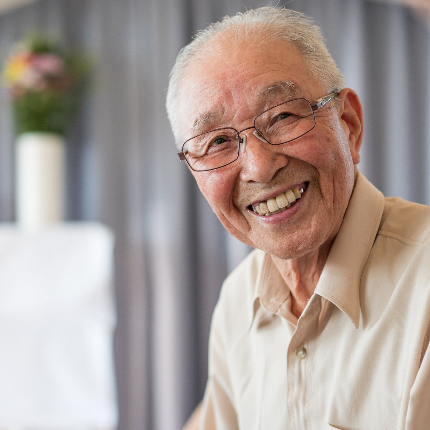自然な美しさを追求する中で、笑顔の印象は非常に大切です