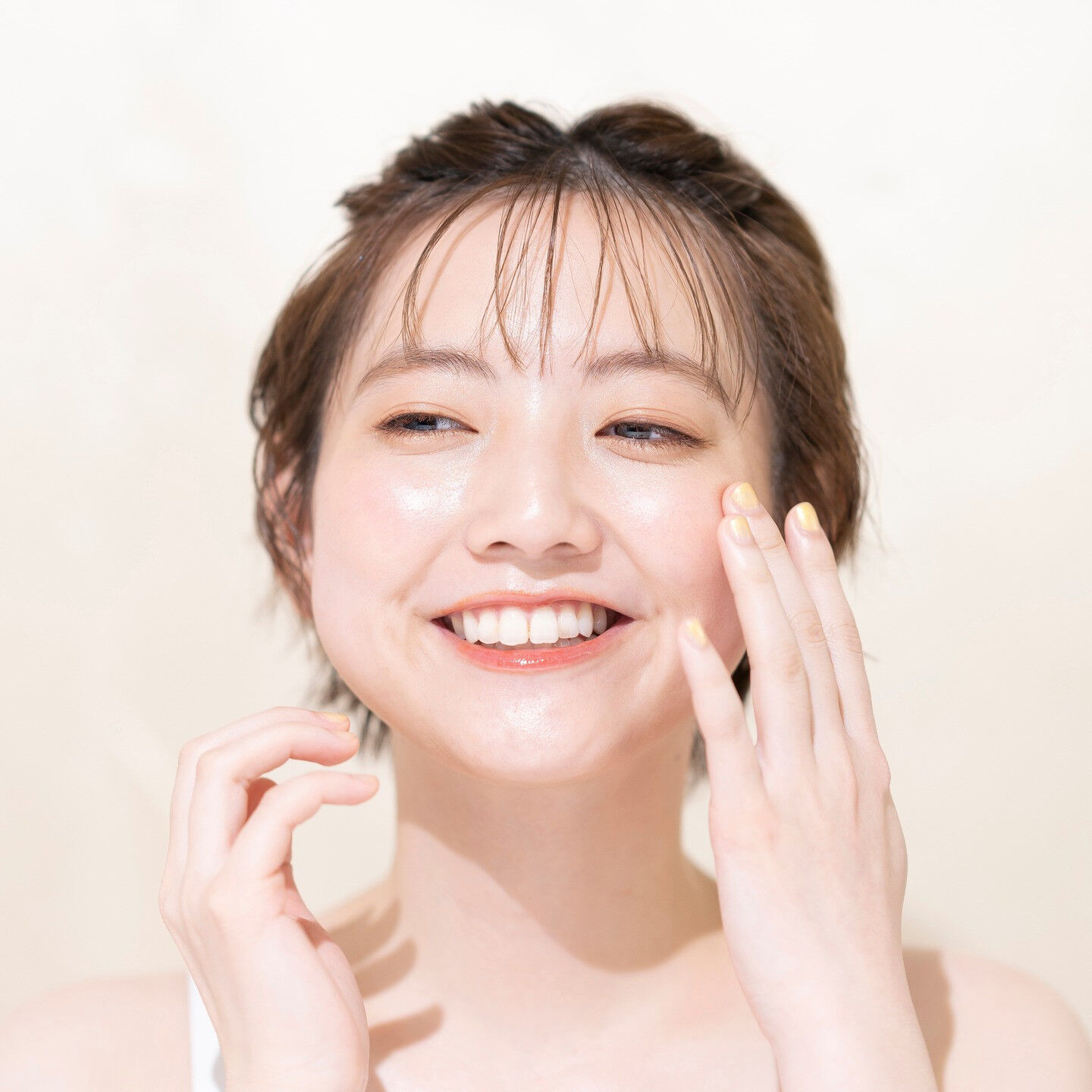 ポリリンホワイトニングは、歯の自然な透明感を損なうことなく、