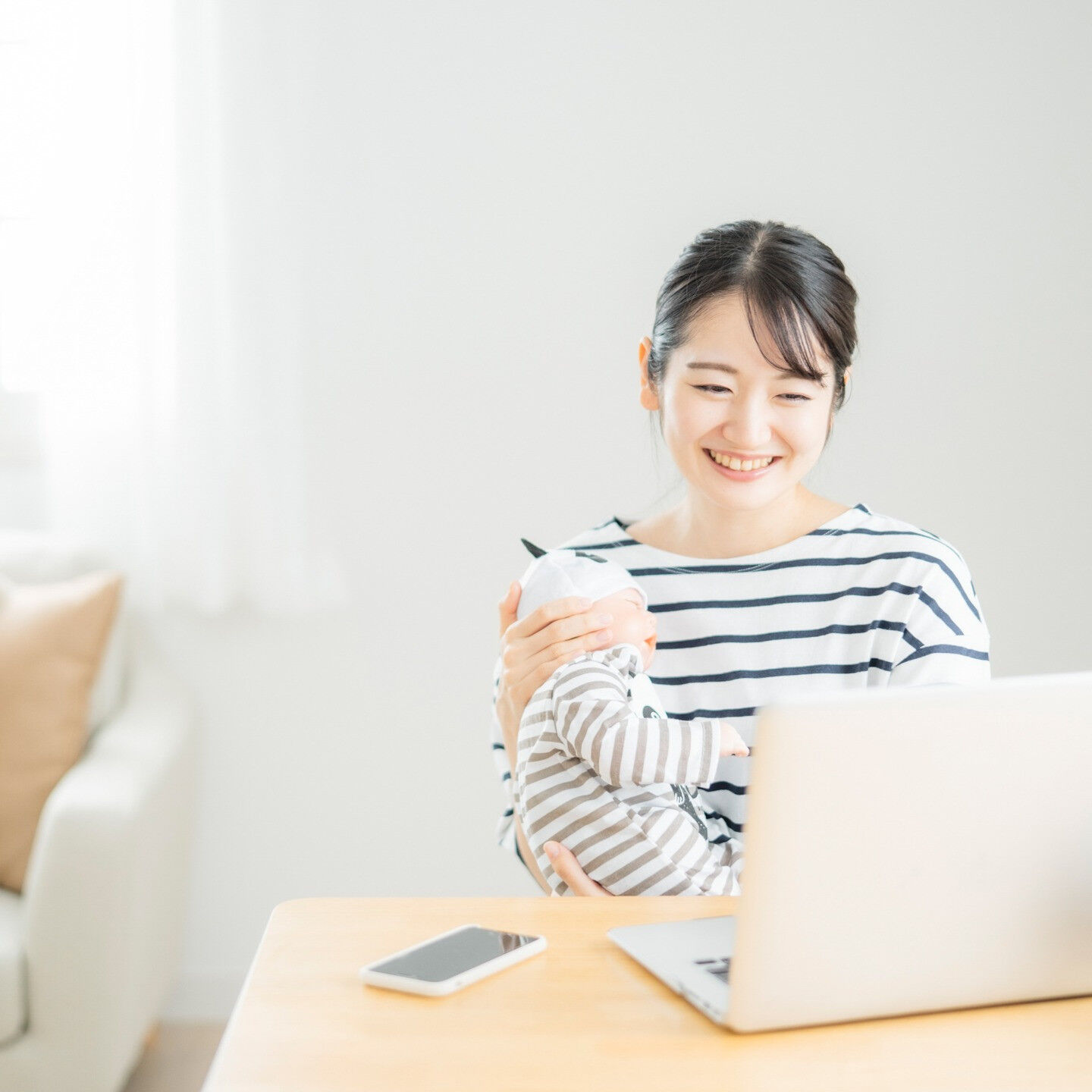 ポリリンホワイトニングは、日常の生活習慣や年齢による歯の変色